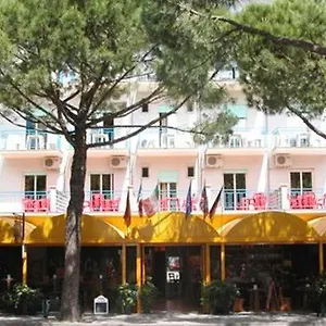 *** Hotel Canova Italia